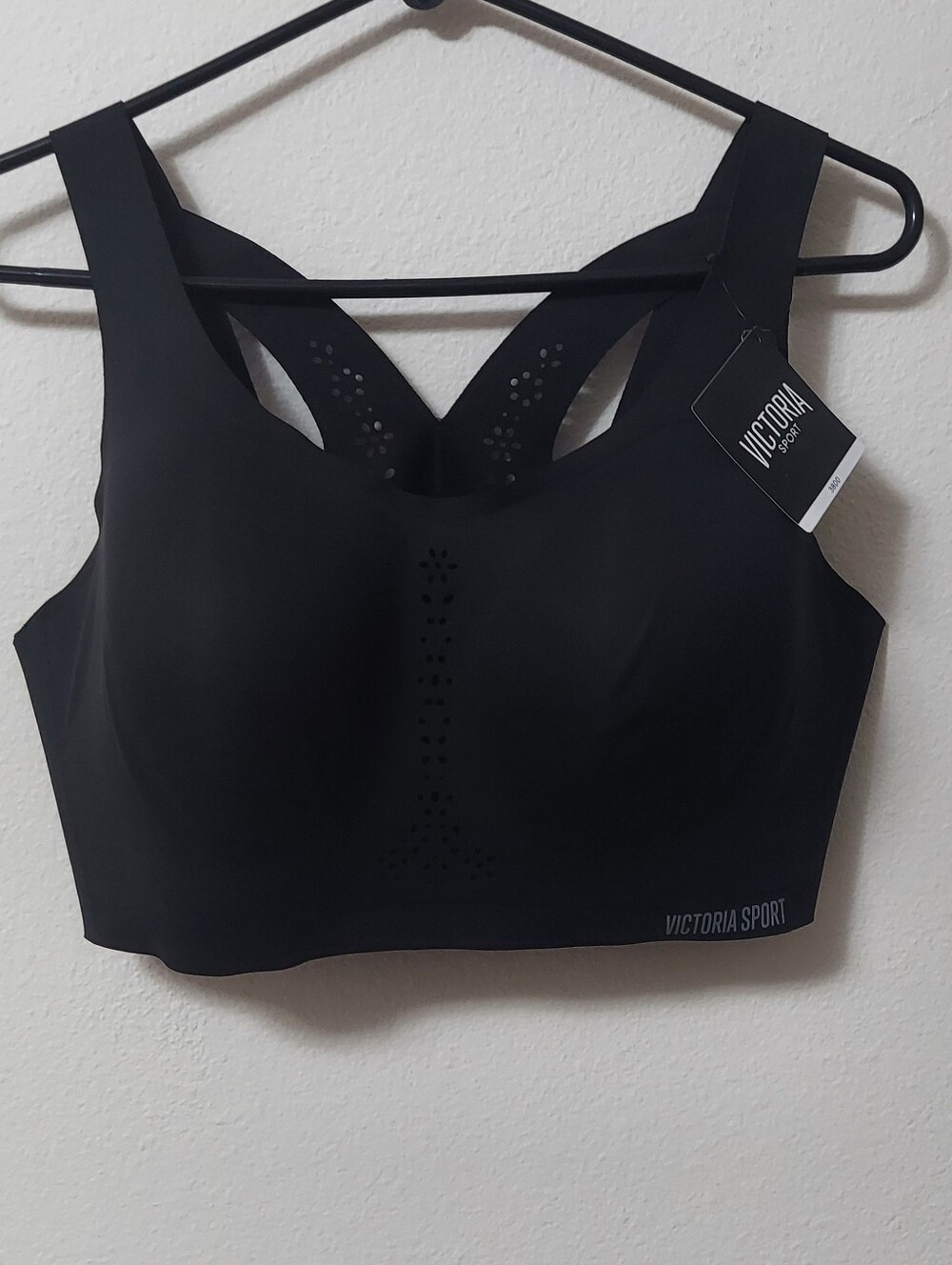 NWT Victoria Sport Black Supportive High-Impact Sports Bra